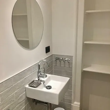 Gæstehus Baru's House 2*